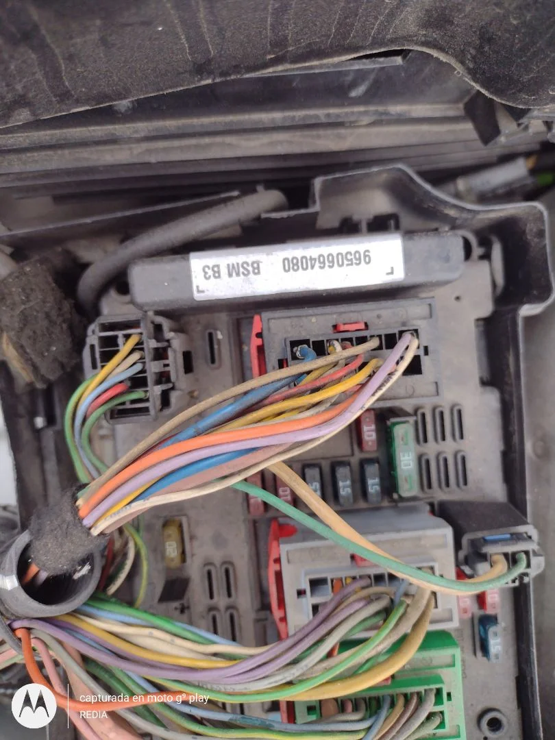 Foto de CAJA RELES / FUSIBLES PEUGEOT 206 1.4 HDi (68 CV / 50 KW) referencia 9650664080