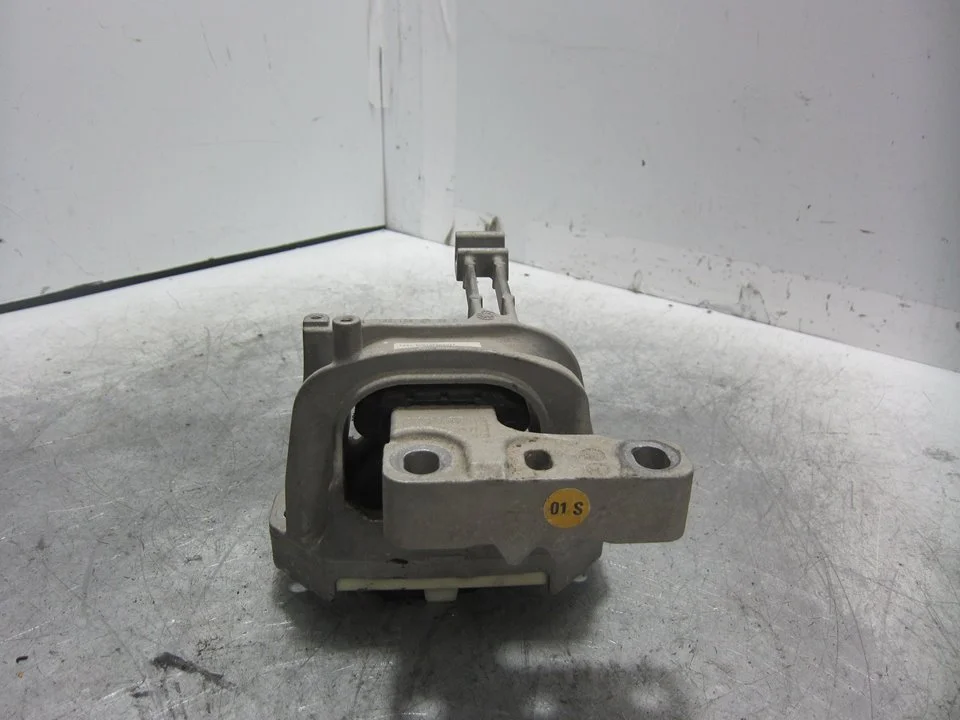 Foto de SOPORTE MOTOR DERECHO SEAT IBIZA (KJ1) referencia 2Q0199262