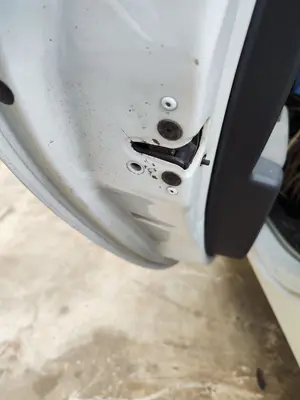 Foto de CERRADURA PUERTA TRASERA IZQUIERDA RENAULT CLIO III 1.5 dCi Diesel FAP (75 CV / 55 KW)