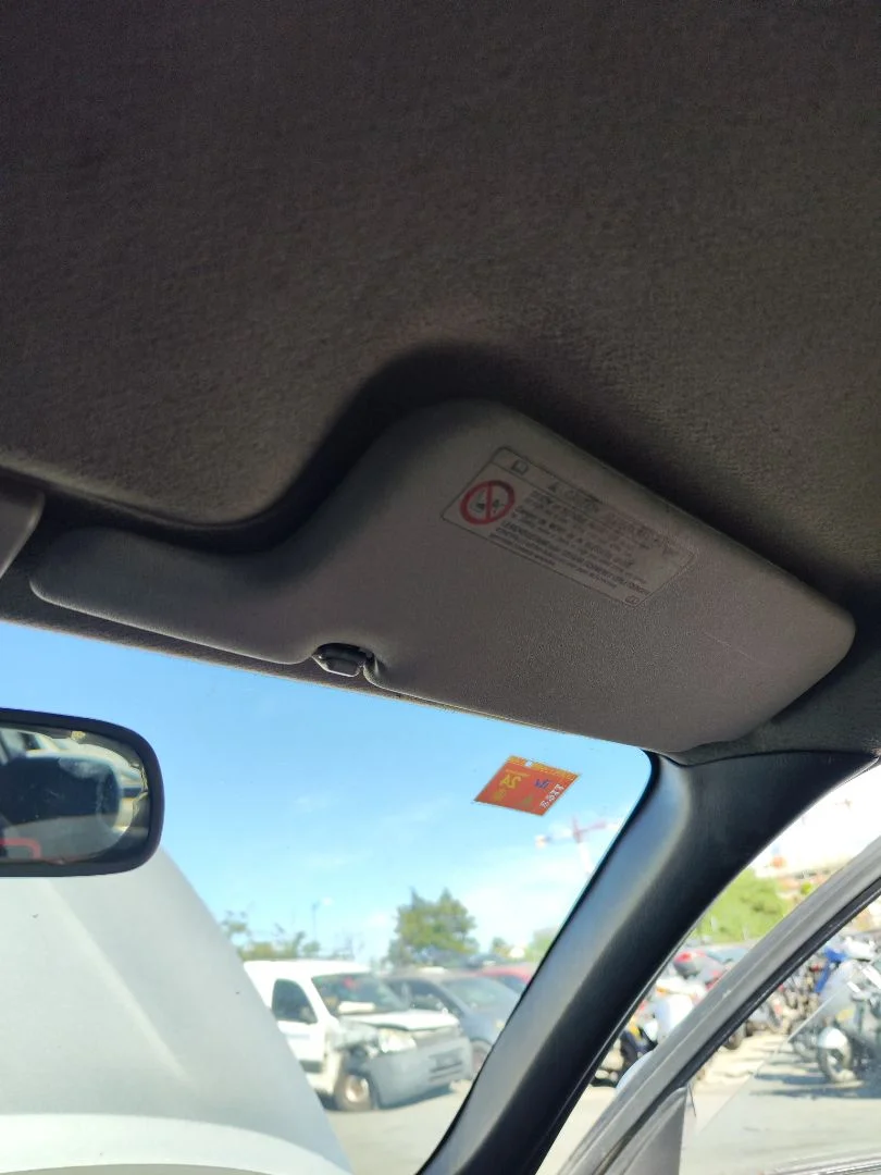 Foto de PARASOL DERECHO TOYOTA COROLLA (E11) 2.0 Turbodiesel CAT (90 CV / 66 KW)