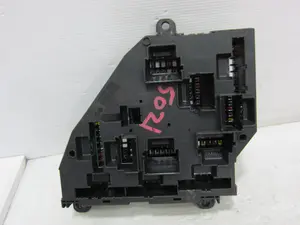 Foto de CAJA RELES / FUSIBLES BMW SERIE 5 GRAN TURISMO (F07) 3.0 24V Turbo (306 CV / 225 KW) referencia 921085701 foto 6