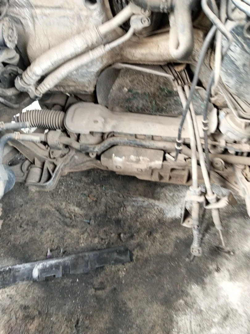 Foto de EJE DELANTERO / CUNA MOTOR SEAT ALTEA (5P1) 1.9 TDI (105 CV / 77 KW)