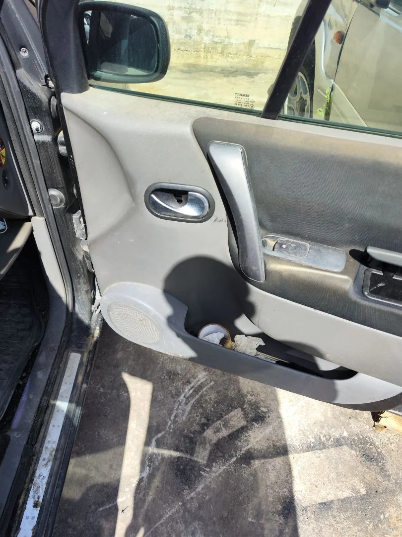 Foto de ELEVALUNAS DELANTERO DERECHO RENAULT SCENIC II (JM) 1.9 dCi Diesel (120 CV / 88 KW)