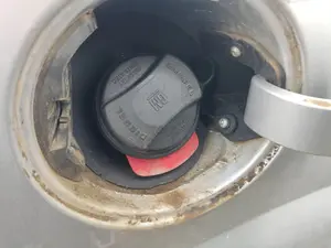 Foto de TAPON COMBUSTIBLE OPEL ASTRA H GTC 1.3 16V CDTI CAT (Z 13 DTH / L4I) (90 CV / 66 KW)