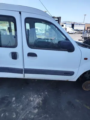 Foto de PUERTA DELANTERA DERECHA RENAULT KANGOO I (F/KC0) 1.9 dCi Diesel CAT (84 CV / 62 KW) referencia 7751471746