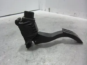 Foto de POTENCIOMETRO PEDAL VOLKSWAGEN GOLF VII BERLINA (BQ1/BE2) 1.6 TDI (116 CV / 85 KW) referencia 5Q1723503H foto 4