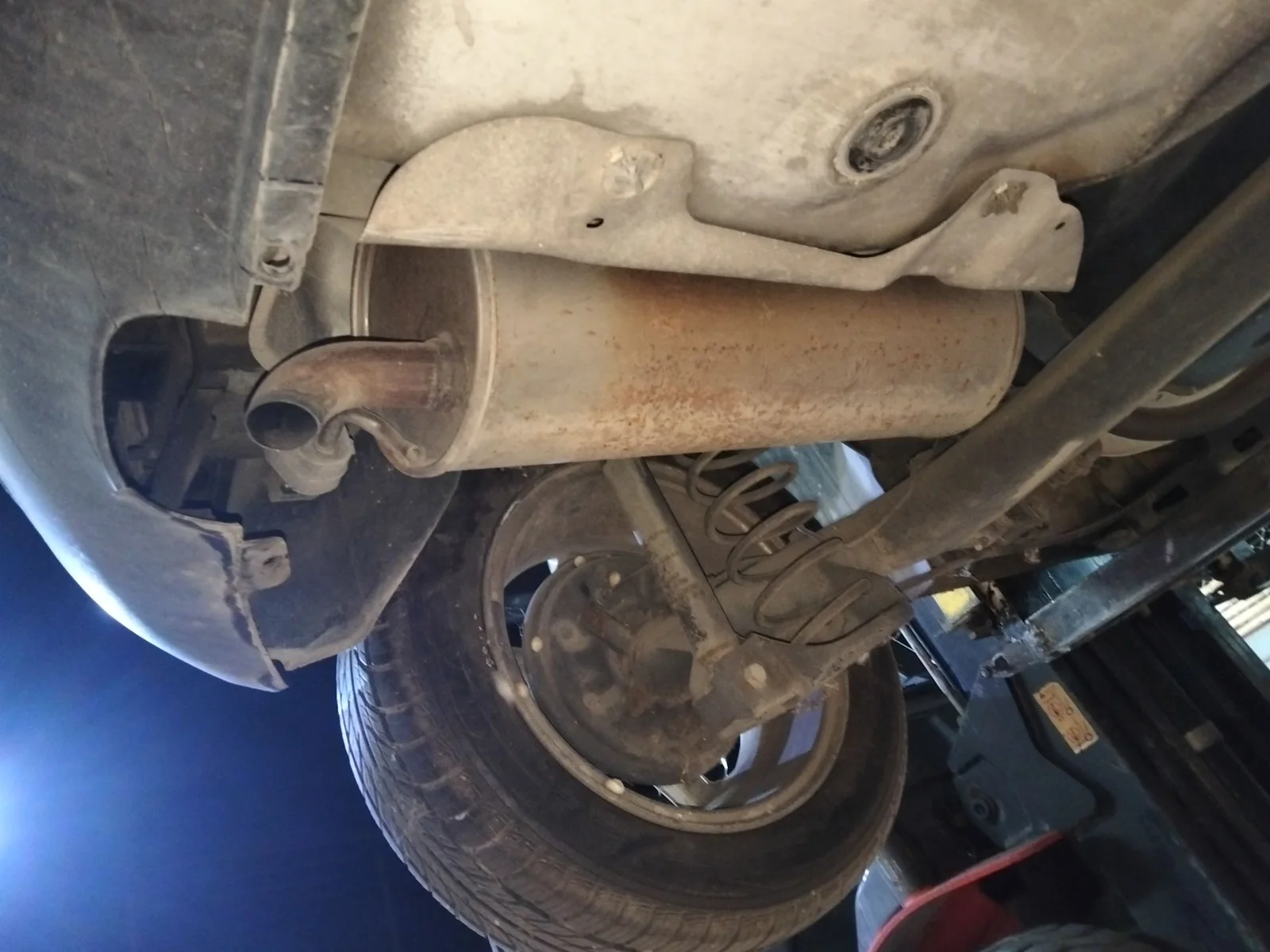 Foto de SILENCIADOR TRASERO VOLKSWAGEN POLO IV (9N1)