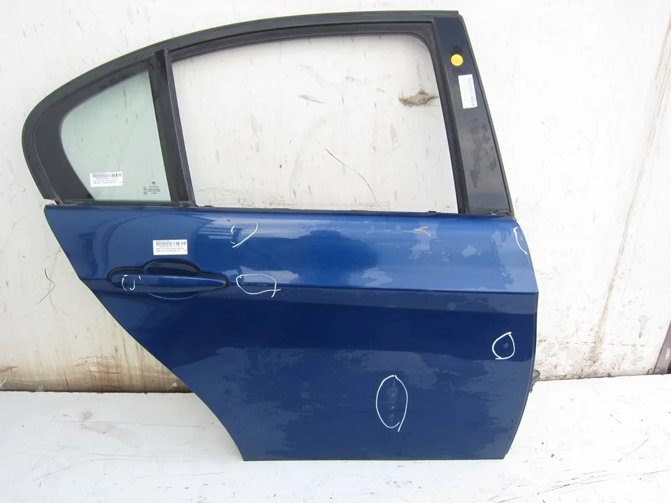 Foto de PUERTA TRASERA DERECHA BMW SERIE 3 BERLINA (E90) 2.0 16V CAT (150 CV / 110 KW)