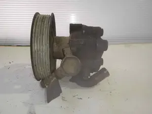 Foto de BOMBA DIRECCION AUDI A4 AVANT (8E) referencia 038145255B foto 5