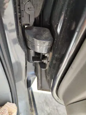 Foto de RETENEDOR PUERTA RENAULT SCENIC II (JM) 1.5 dCi Diesel (106 CV / 78 KW)