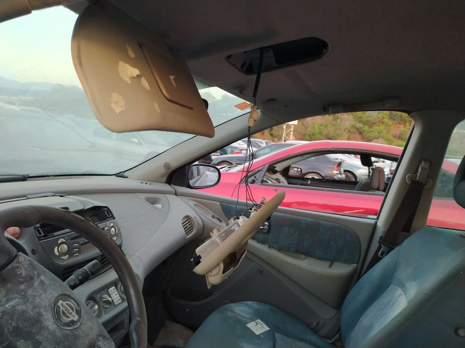 Foto de RETROVISOR INTERIOR NISSAN ALMERA TINO (V10M) 1.8 16V CAT (114 CV / 84 KW)