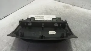Foto de PANTALLA MULTIFUNCION RENAULT MEGANE II CLASSIC BERLINA 1.6 16V (112 CV / 82 KW) referencia 8200290542C foto 4