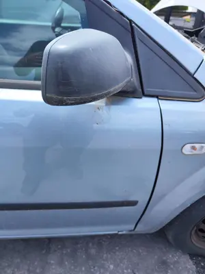 Foto de RETROVISOR DERECHO FORD FOCUS BERLINA (CAP) 1.8 TDCi Turbodiesel CAT (116 CV / 85 KW) referencia 1510871 foto 2