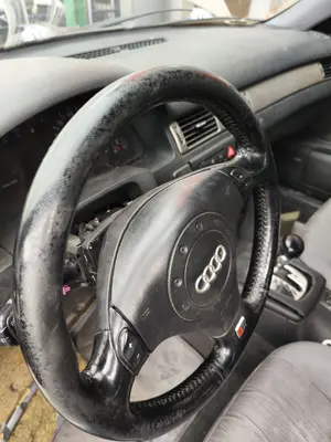 Foto de VOLANTE AUDI A6 BERLINA (4B2) 2.5 V6 24V TDI (150 CV / 110 KW) foto 2
