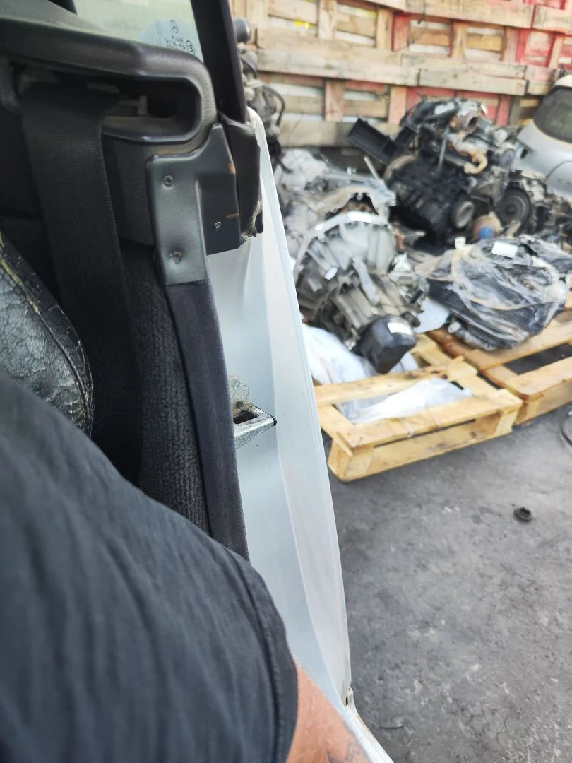 Foto de CINTURON SEGURIDAD DELANTERO IZQUIERDO MERCEDES-BENZ SLK (BM 170) ROADSTER 2.0 16V CAT (136 CV / 100 KW) referencia A1708600985