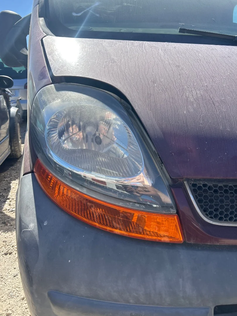 Foto de FARO DERECHO RENAULT TRAFIC II FURGÓN 2.5 dCi Diesel CAT (135 CV / 99 KW) referencia 7700311372