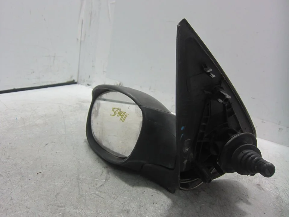 Foto de RETROVISOR IZQUIERDO PEUGEOT 206 1.4 (75 CV / 55 KW) referencia E11015816