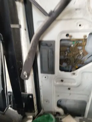 Foto de MANETA INTERIOR TRASERA DERECHA NISSAN VANETTE CARGO 2.3 Diesel (75 CV / 55 KW)