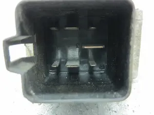 Foto de CAJA PRECALENTAMIENTO RENAULT CLIO III referencia 7700115078 foto 2