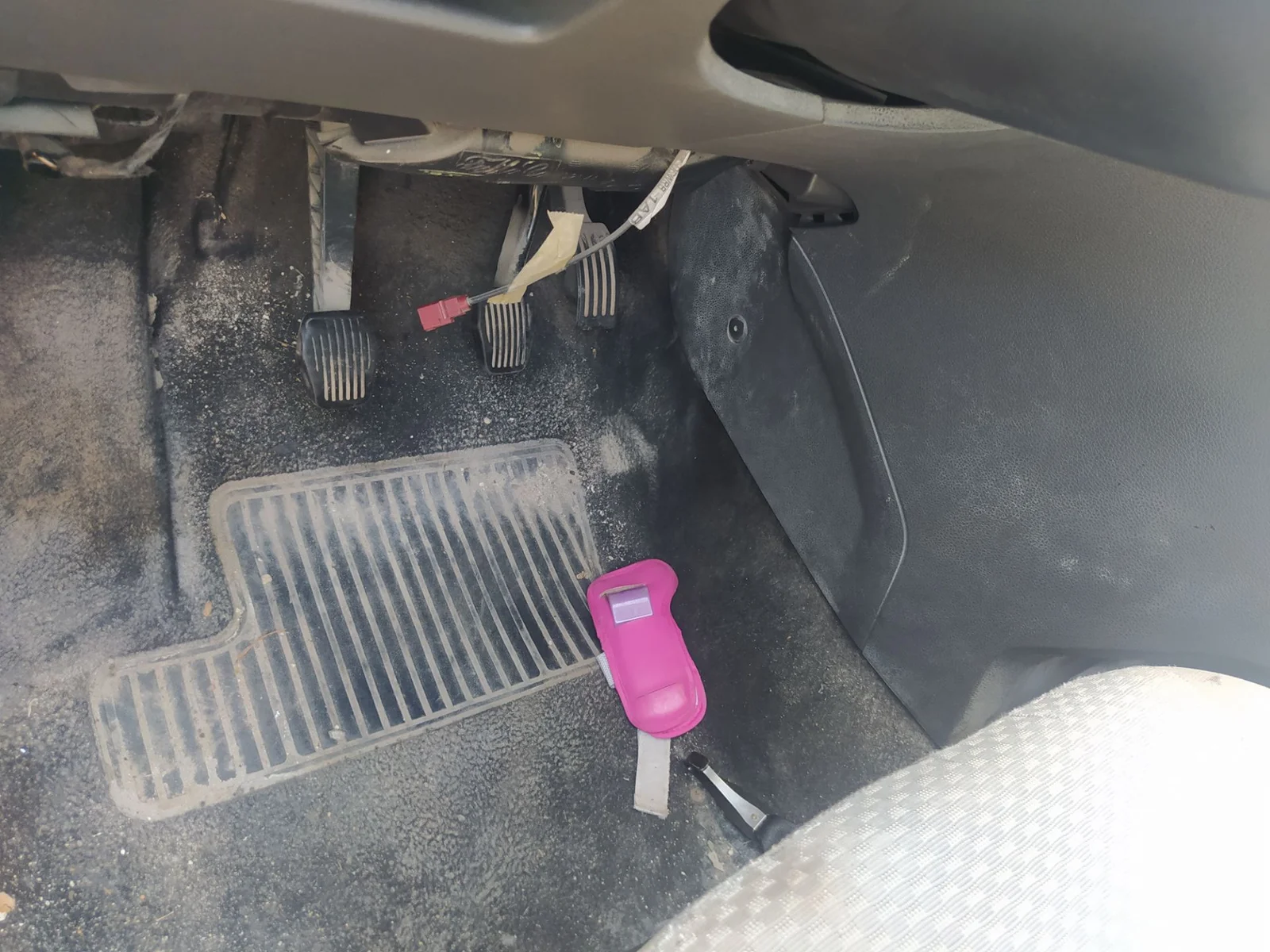 Foto de PEDAL EMBRAGUE FORD FOCUS C-MAX (CAP)(2003) 1.6 TDCi CAT (90 CV / 66 KW)