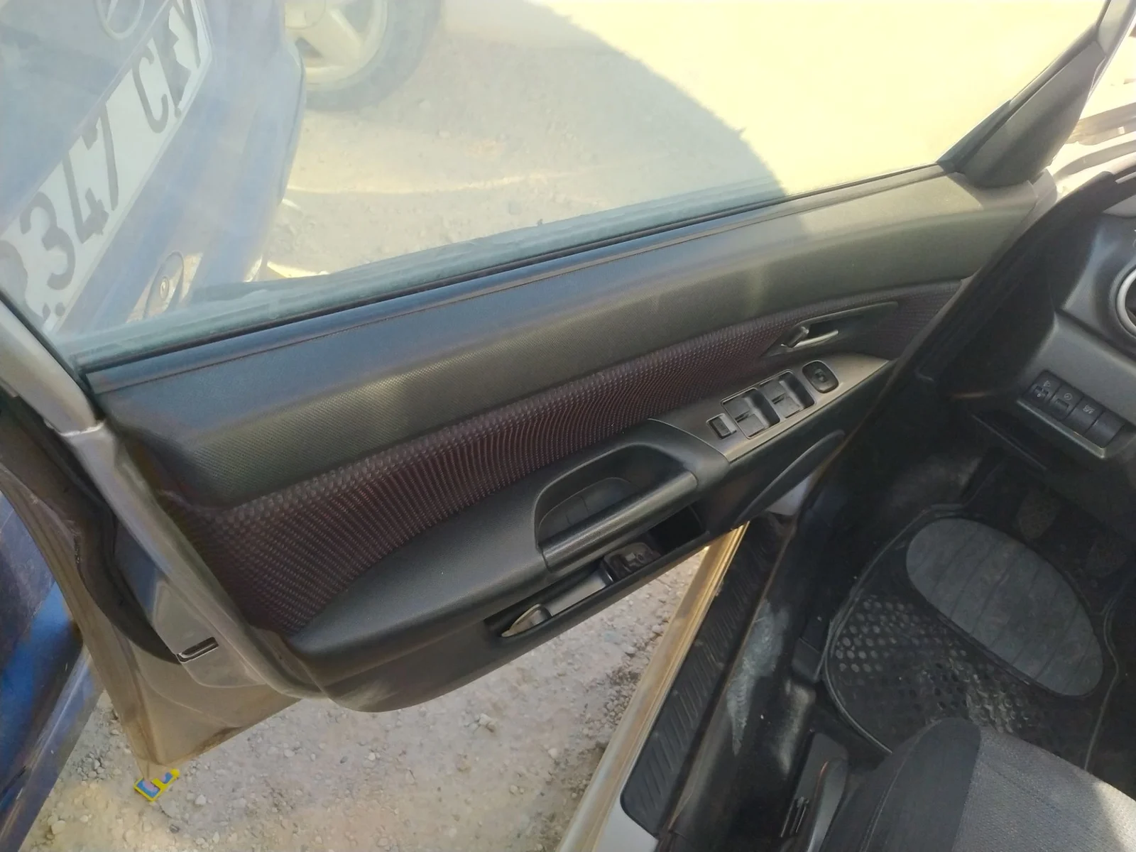 Foto de MANETA INTERIOR DELANTERA IZQUIERDA MAZDA 3 BERLINA (BK) 1.6 CD Diesel CAT (109 CV / 80 KW)