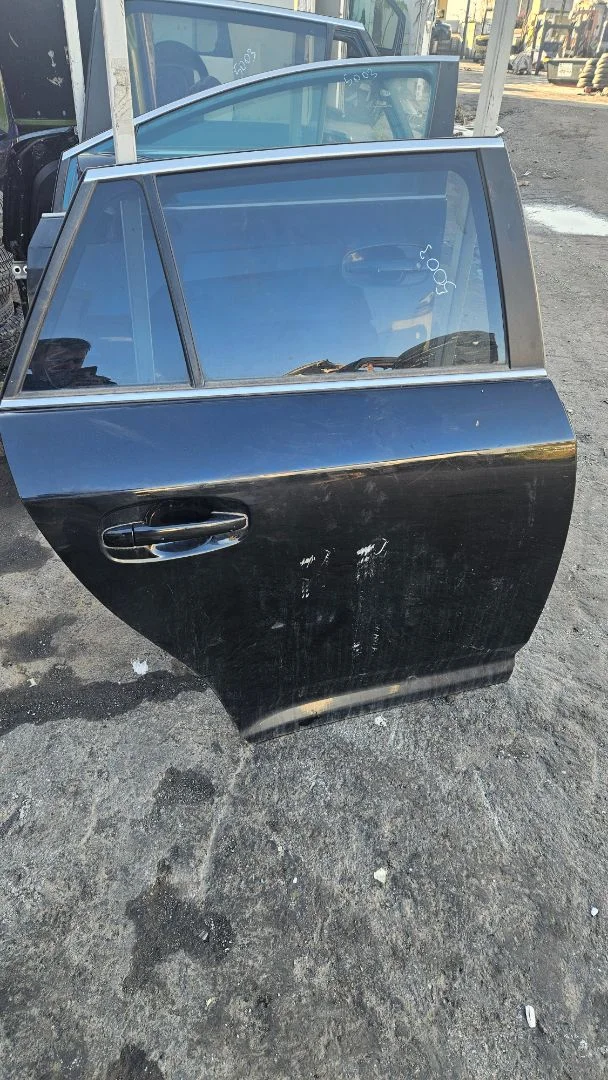 Foto de PUERTA TRASERA DERECHA TOYOTA AVENSIS CROSS SPORT (T27) 1.8 16V CAT (147 CV / 108 KW) referencia 6700305180