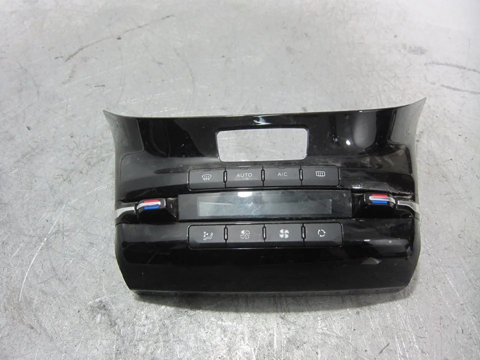 Foto de MANDO CALEFACCION / AIRE ACONDICIONADO PEUGEOT 208 1.2 12V e-VTi / PureTech (81 CV / 60 KW) referencia 98195706XU