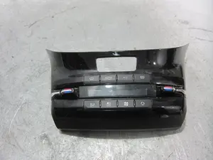 Foto de MANDO CALEFACCION / AIRE ACONDICIONADO PEUGEOT 208 1.2 12V e-VTi / PureTech (81 CV / 60 KW) referencia 98195706XU foto 1