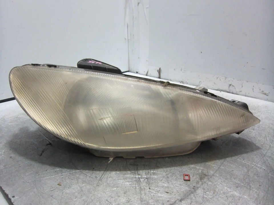 Foto de FARO DERECHO PEUGEOT 206 1.4 HDi (68 CV / 50 KW) referencia 6205S7