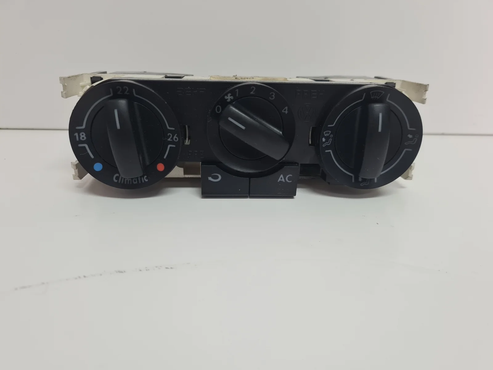 Foto de MANDO CALEFACCION / AIRE ACONDICIONADO VOLKSWAGEN POLO IV (9N1) referencia 6Q0820045E