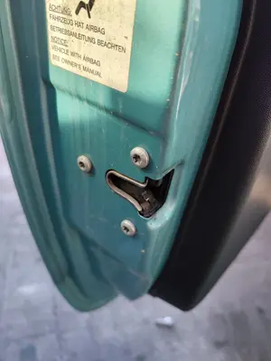 Foto de CERRADURA PUERTA DELANTERA IZQUIERDA OPEL CORSA C 1.2 16V CAT (Z 12 XEP / LB4) (80 CV / 59 KW)