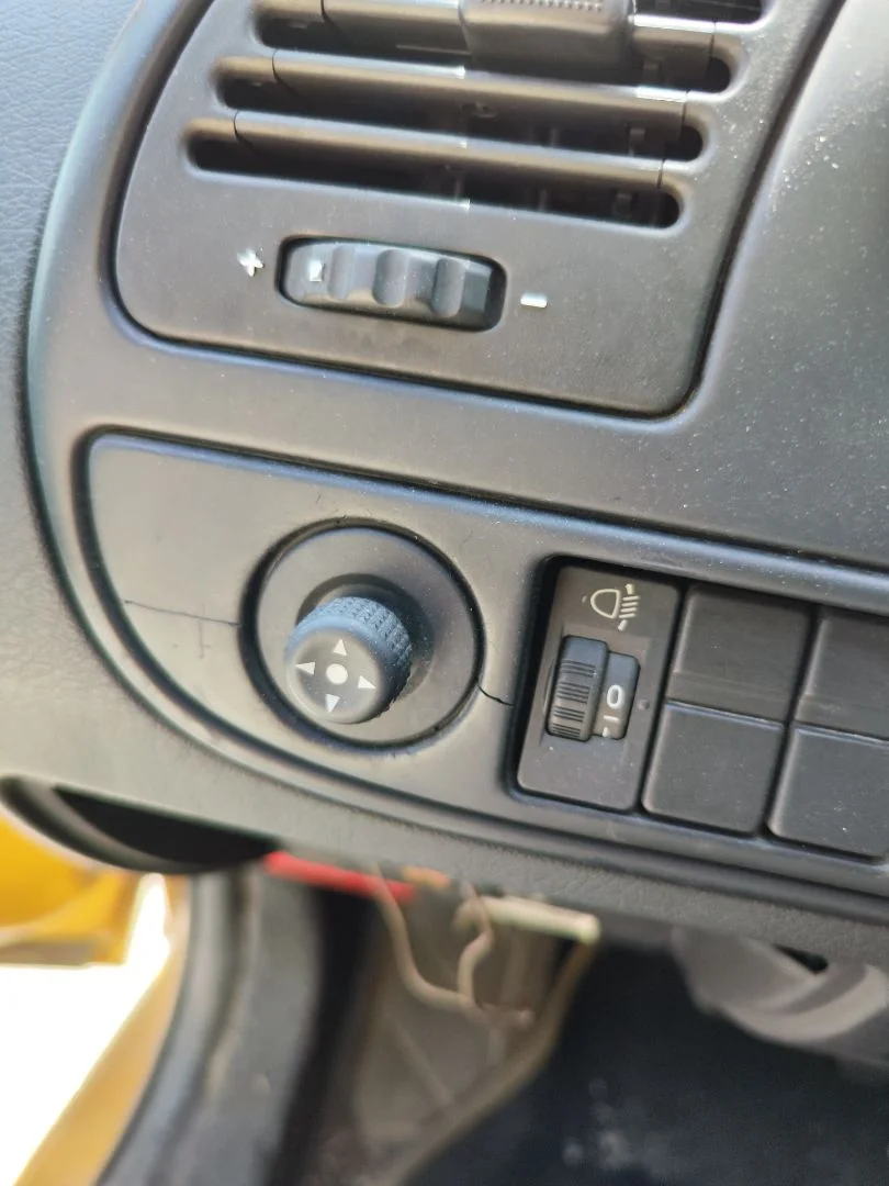 Foto de MANDO RETROVISOR CITROEN XSARA BERLINA 1.6 16V CAT (NFU / TU5JP4) (109 CV / 80 KW) referencia 185526