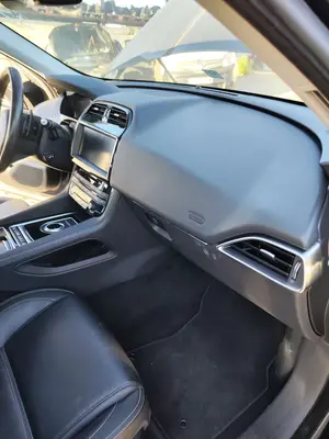 Foto de SALPICADERO JAGUAR F-PACE 3.0 V6 Diesel CAT (301 CV / 221 KW) referencia T4A3717PVJ foto 2