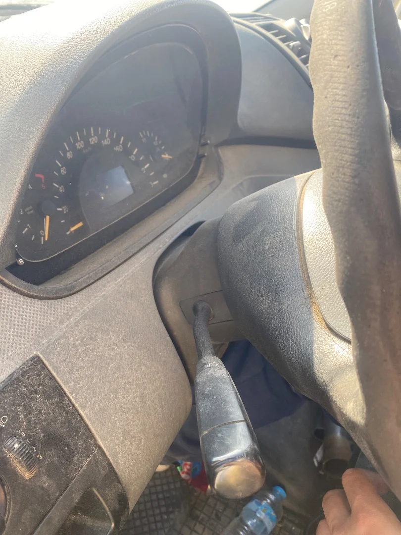 Foto de MANDO MULTIFUNCION MERCEDES-BENZ VITO FURGÓN (639) 2.1 CDI CAT (109 CV / 80 KW)