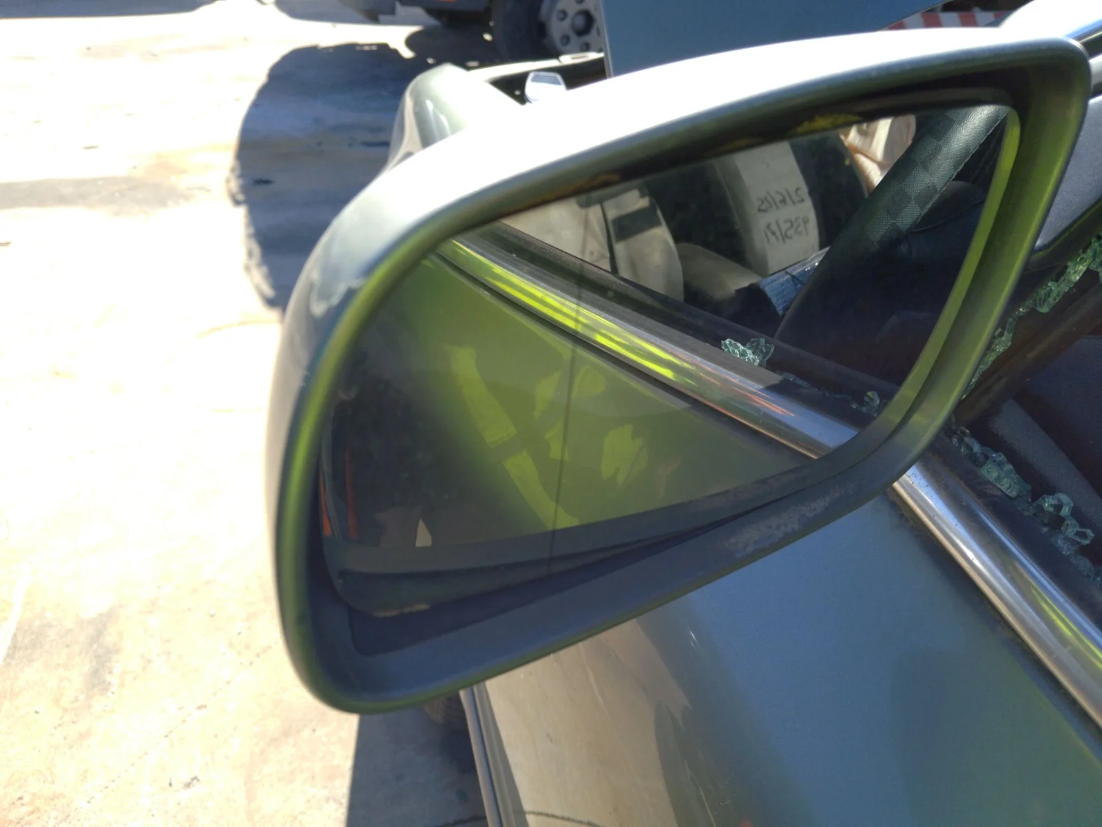 Foto de RETROVISOR IZQUIERDO VOLKSWAGEN PASSAT BERLINA (3B3) 1.9 TDI (131 CV / 96 KW)