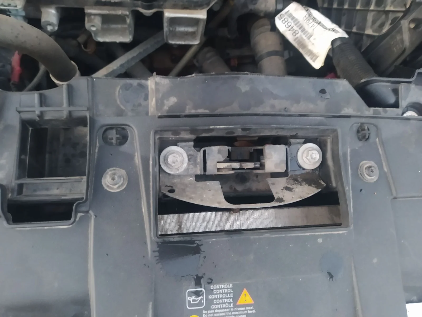 Foto de CERRADURA CAPO RENAULT MEGANE III BERLINA 5P 1.6 16V CAT (101 CV / 74 KW) referencia 656013497R