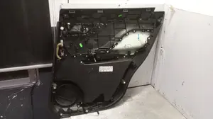 Foto de GUARNECIDO PUERTA TRASERA IZQUIERDA JAGUAR F-PACE 3.0 V6 Diesel CAT (301 CV / 221 KW) referencia HK8320987AC foto 2