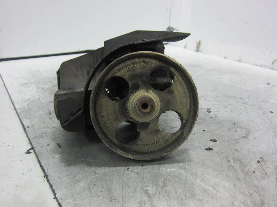 Foto de BOMBA DIRECCION PEUGEOT 206 SW referencia 9636868880