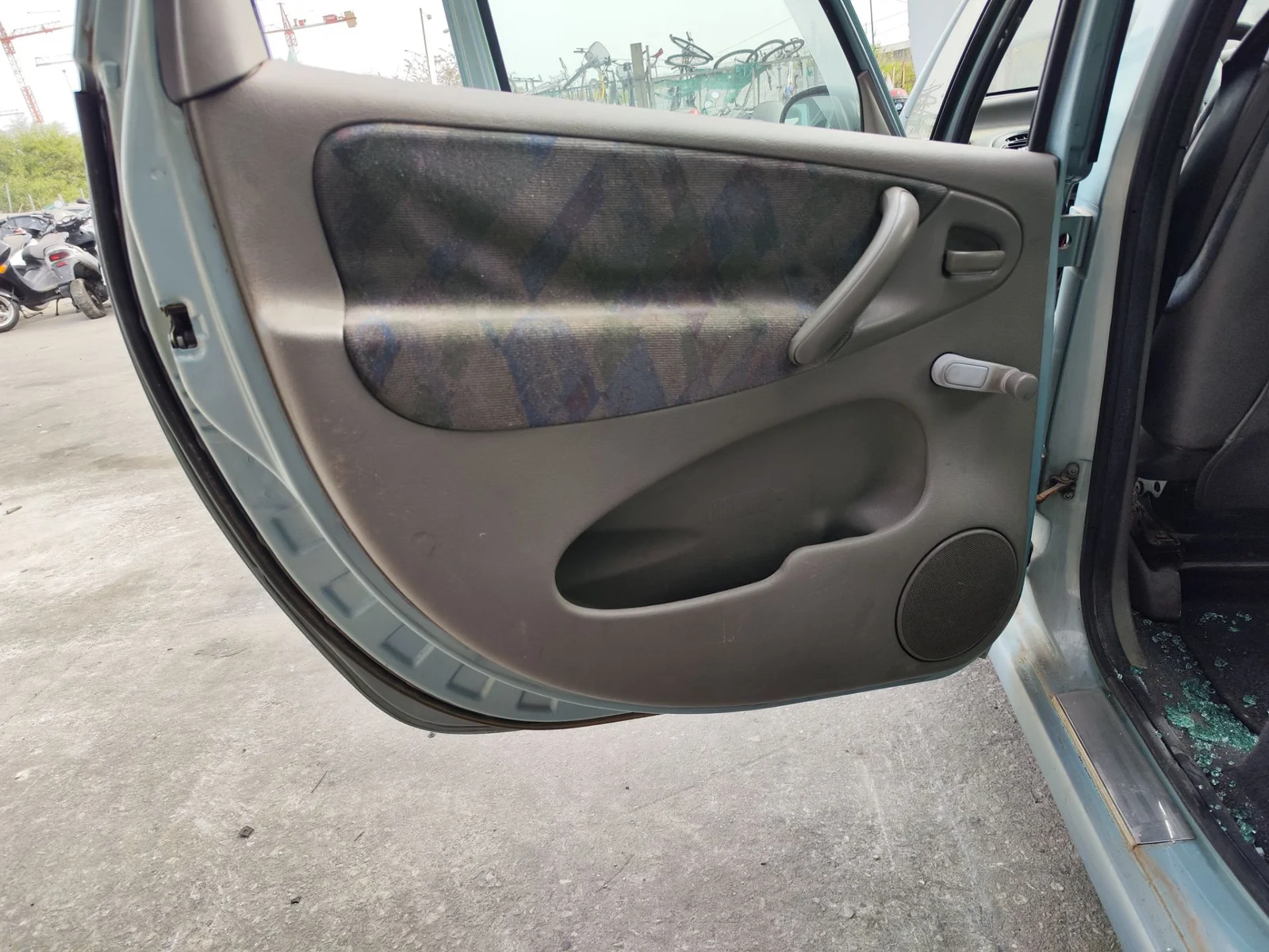 Foto de GUARNECIDO PUERTA TRASERA IZQUIERDA CITROEN XSARA PICASSO 2.0 HDi CAT (RHY / DW10TD) (90 CV / 66 KW)