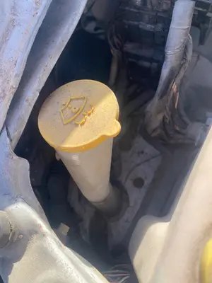 Foto de DEPOSITO LIMPIA NISSAN ALMERA (N15) 2.0 Diesel (75 CV / 55 KW)