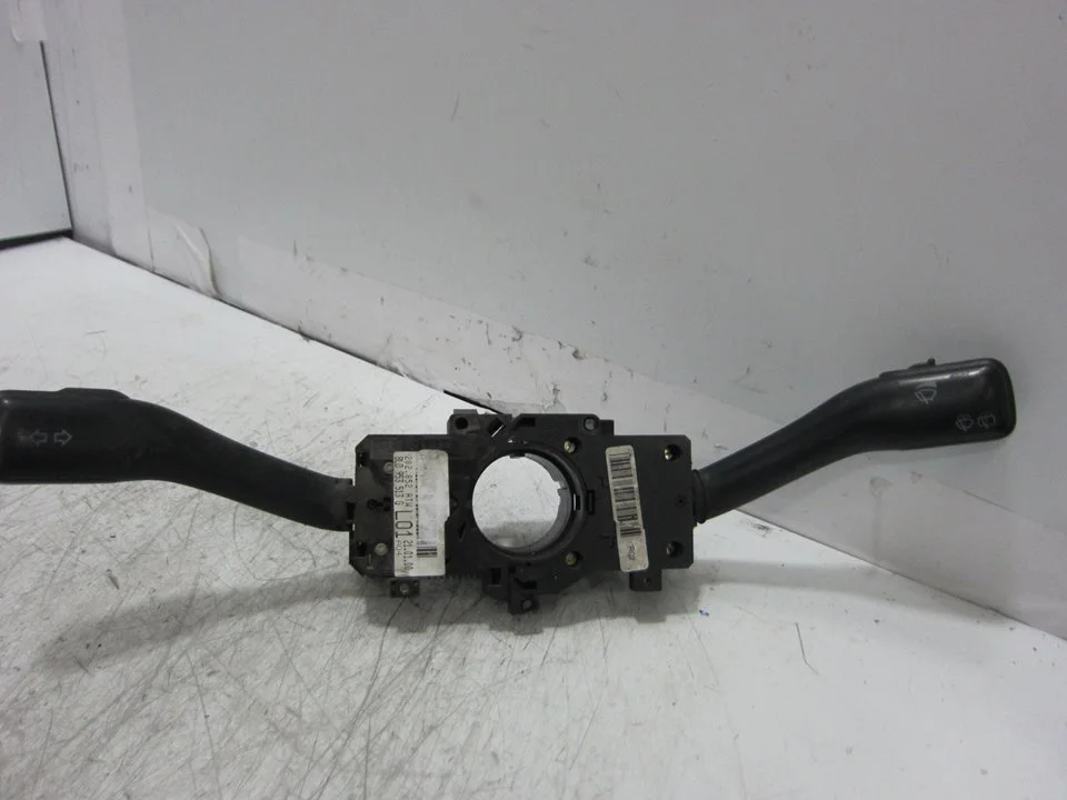 Foto de MANDO MULTIFUNCION SEAT LEON (1M1) 1.9 TDI (110 CV / 81 KW) referencia 8L0953513G