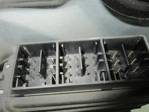 Foto de ELEVALUNAS DELANTERO IZQUIERDO SEAT IBIZA (6L1) 1.2 (64 CV / 47 KW) referencia 6L4837755J foto 4