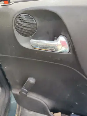 Foto de MANETA INTERIOR TRASERA DERECHA OPEL ZAFIRA A 2.0 DTI (101 CV / 74 KW)