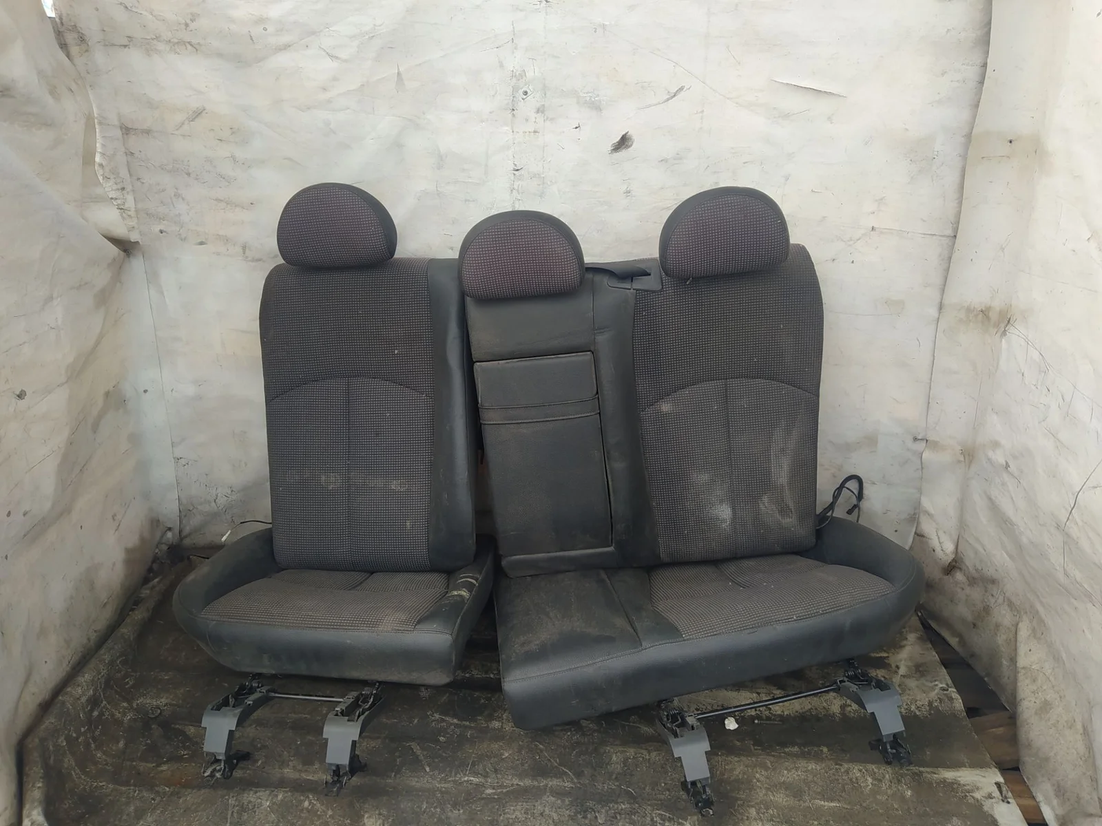 Foto de ASIENTO TRASERO MERCEDES-BENZ CLS (BM 219) 3.0 CDI CAT (224 CV / 165 KW)