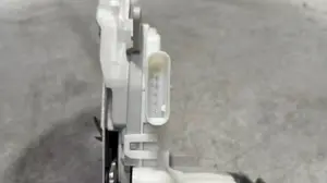 Foto de CERRADURA PUERTA TRASERA IZQUIERDA PORSCHE MACAN (95BA) referencia 8K0839015F foto 3