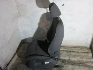 Foto de ASIENTO DELANTERO IZQUIERDO VOLKSWAGEN TOURAN (1T2) 1.9 TDI (105 CV / 77 KW) referencia 1K4881105ME foto 5