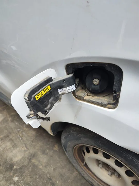 Foto de TAPA EXTERIOR COMBUSTIBLE FIAT SCUDO (506) FURGON 1.5 (100 CV / 75 KW) referencia 9808725080