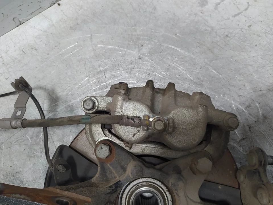 Foto de PINZA DE FRENO DELANTERA IZQUIERDA SSANGYONG KORANDO 1.6 Turbodiesel CAT (136 CV / 100 KW) referencia BC140170
