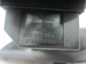 Foto de MANDO ELEVALUNAS DELANTERO DERECHO VOLKSWAGEN GOLF IV BERLINA (1J1)(10.1997) 1.6 (101 CV / 74 KW) referencia 3B18371140 foto 3