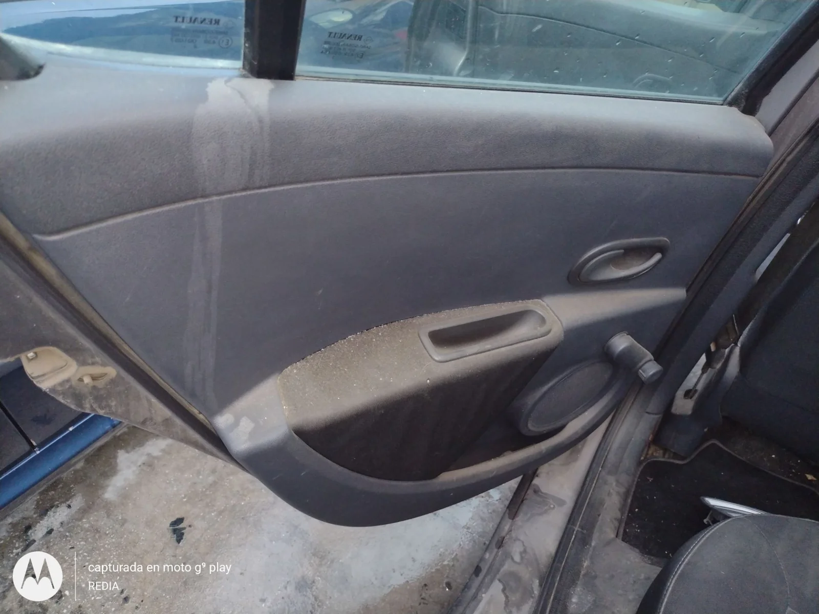 Foto de GUARNECIDO PUERTA TRASERA IZQUIERDA RENAULT CLIO III 1.2 16V (75 CV / 55 KW)